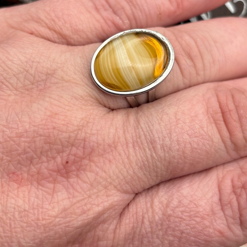 Vintage 1970s Yellow Striped Agate Ring • Stainless Steel Adjustable - Picture 3 of 15